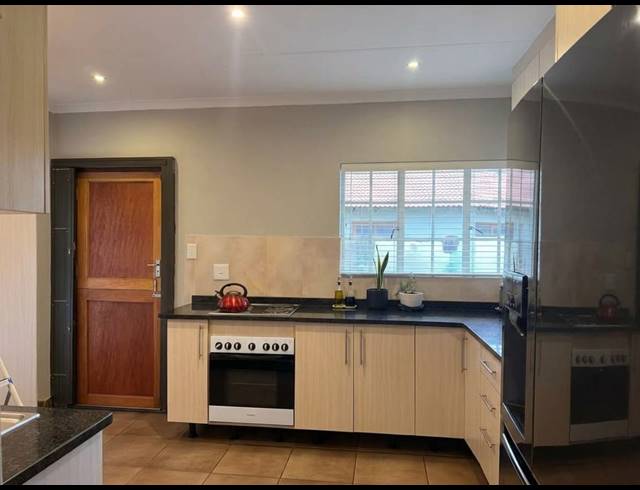 3 BEDROOM HOUSE FOR SALE IN WATERKLOOF EAST
